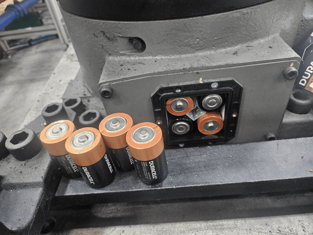 Reemplazo de baterías a controlador y unidad mecánica 1