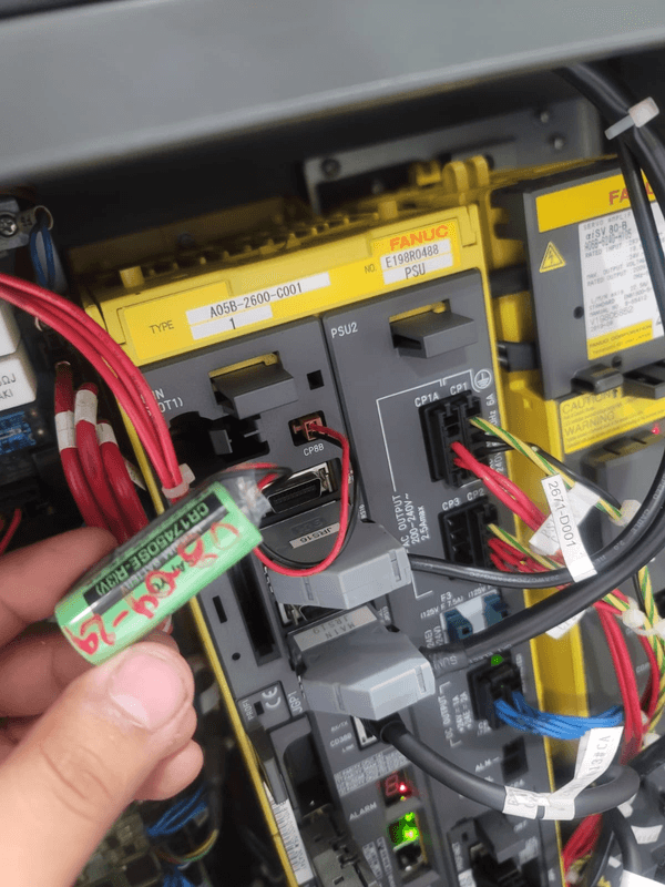 Reemplazo de baterías a controlador y unidad mecánica 3